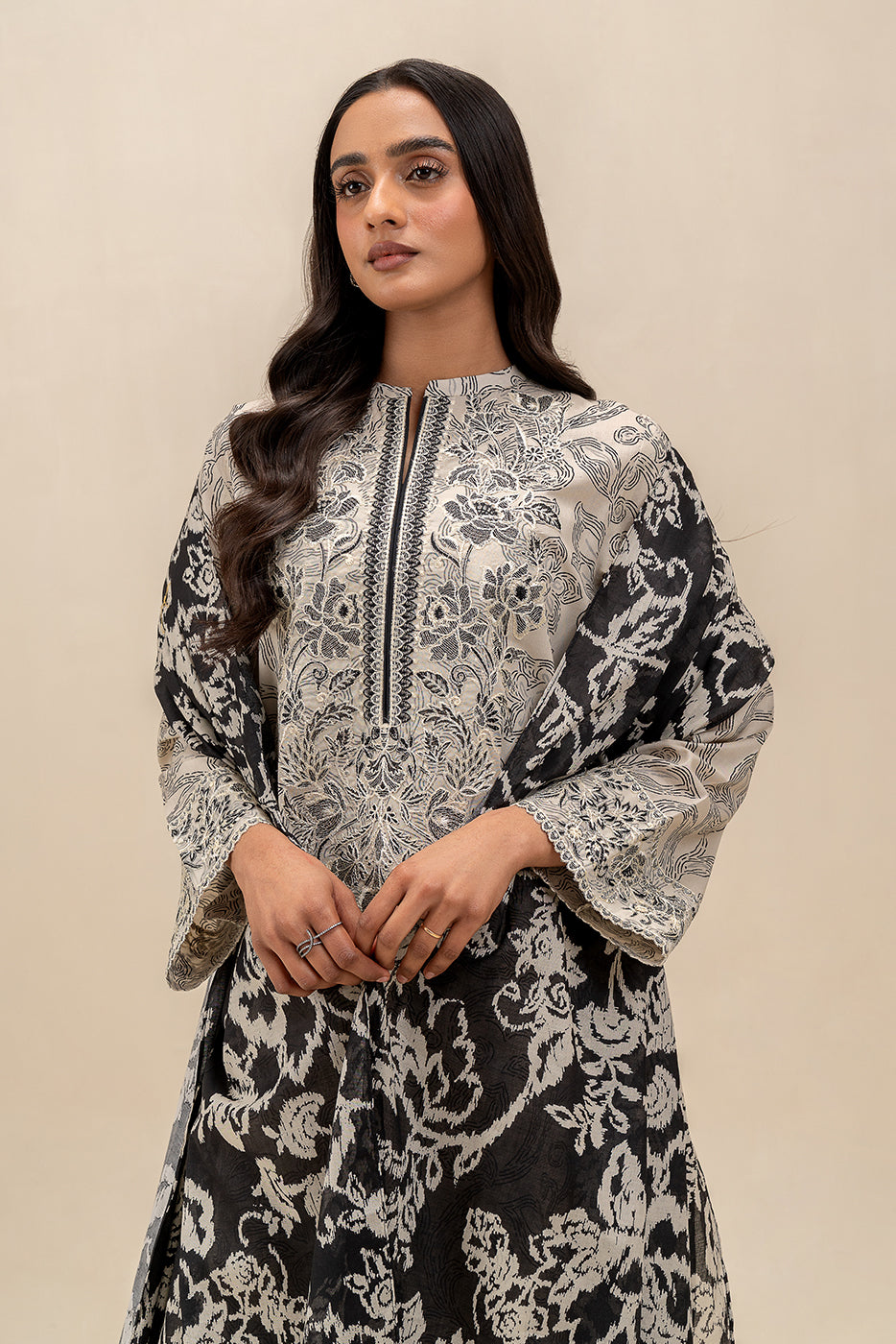 Beechtree 3 Piece Custom Stitched Suit - Off-White - LB29986