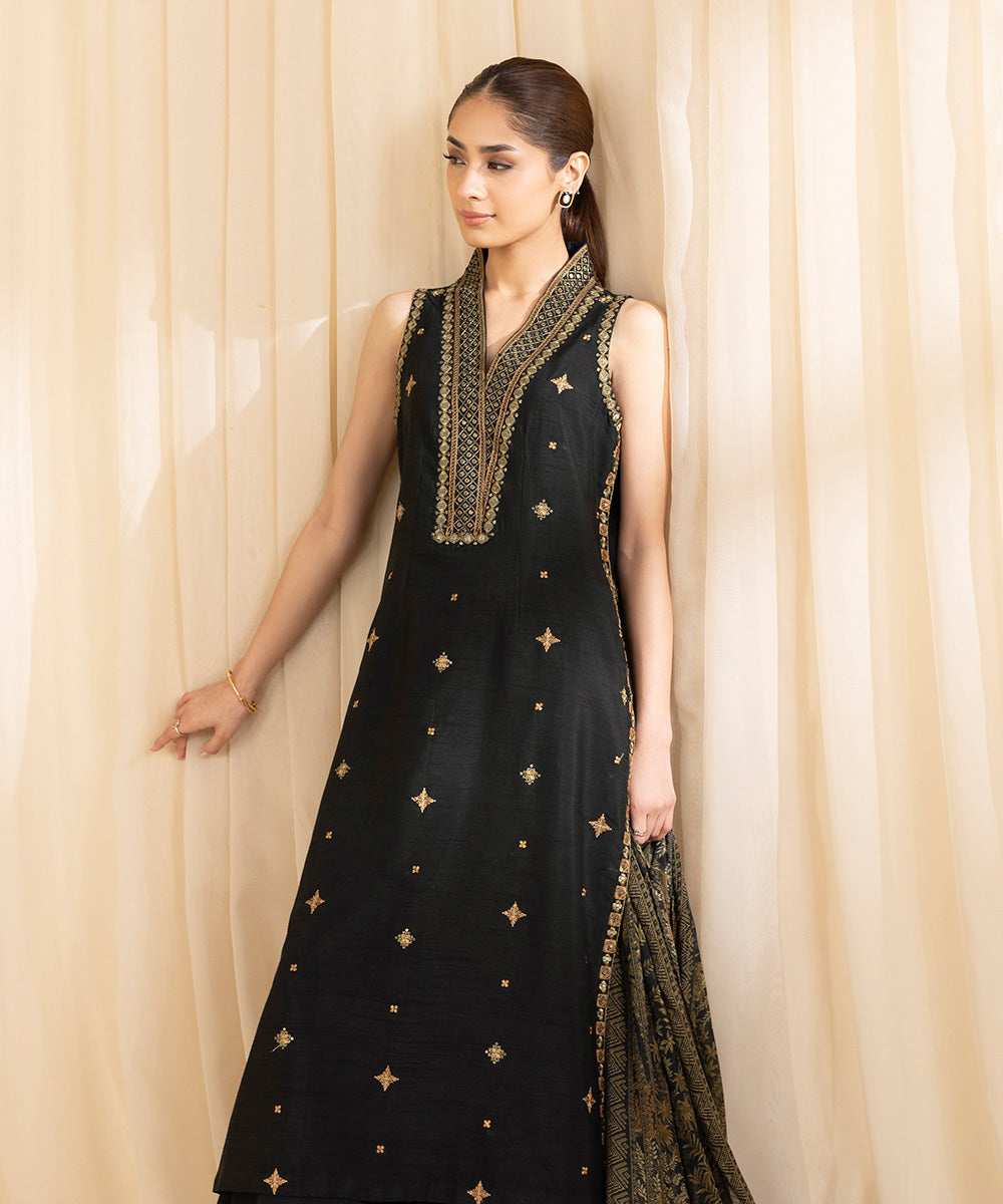 Sapphire 3 Piece Custom Stitched Suit - Black - LB288591