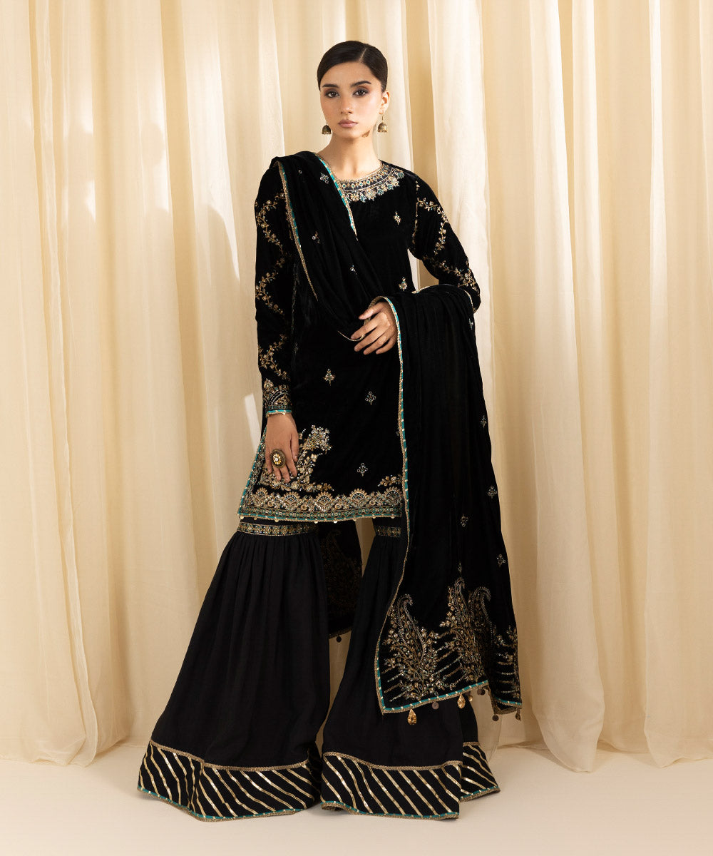 Sapphire 3 Piece Custom Stitched Suit - Black - LB288179