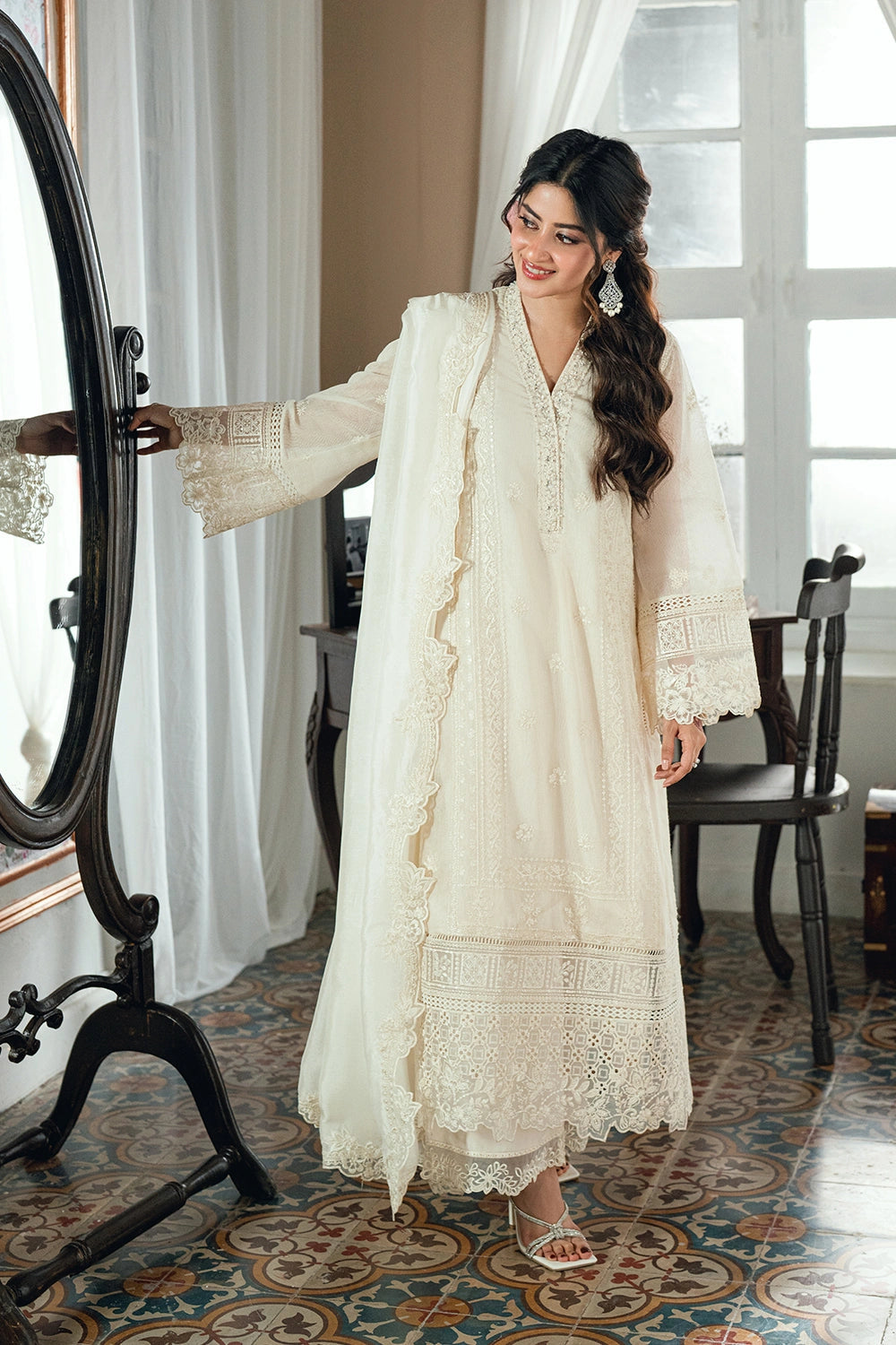 Azure 3 Piece Custom Stitched Suit - Off-White - LB31154