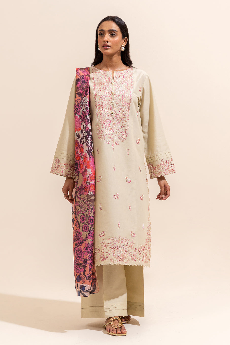 Beechtree 3 Piece Custom Stitched Suit - Beige - LB289280