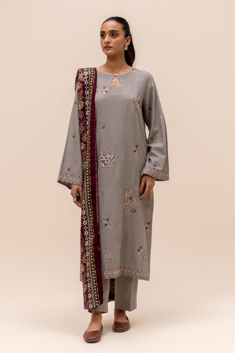 Beechtree 3 Piece Custom Stitched Suit - Gray - LB288302