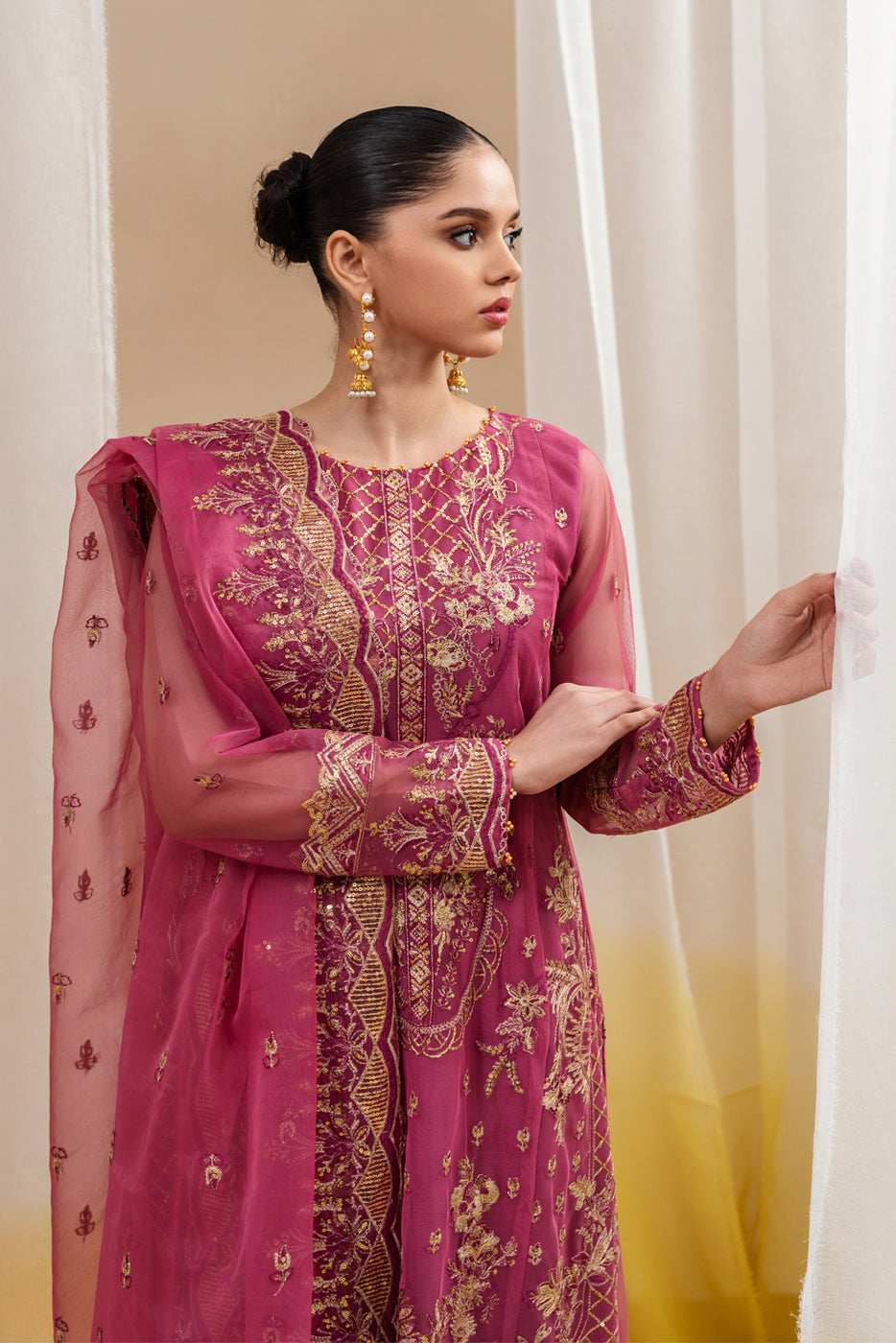 Beechtree 3 Piece Custom Stitched Suit - Pink - LB285506