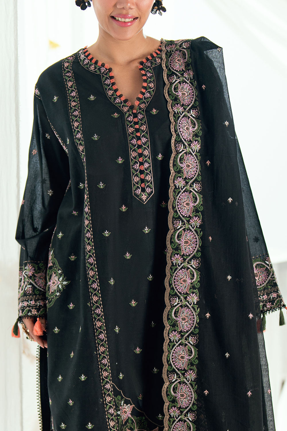 Gul Ahmed 3 Piece Custom Stitched Suit - Black - LB31209