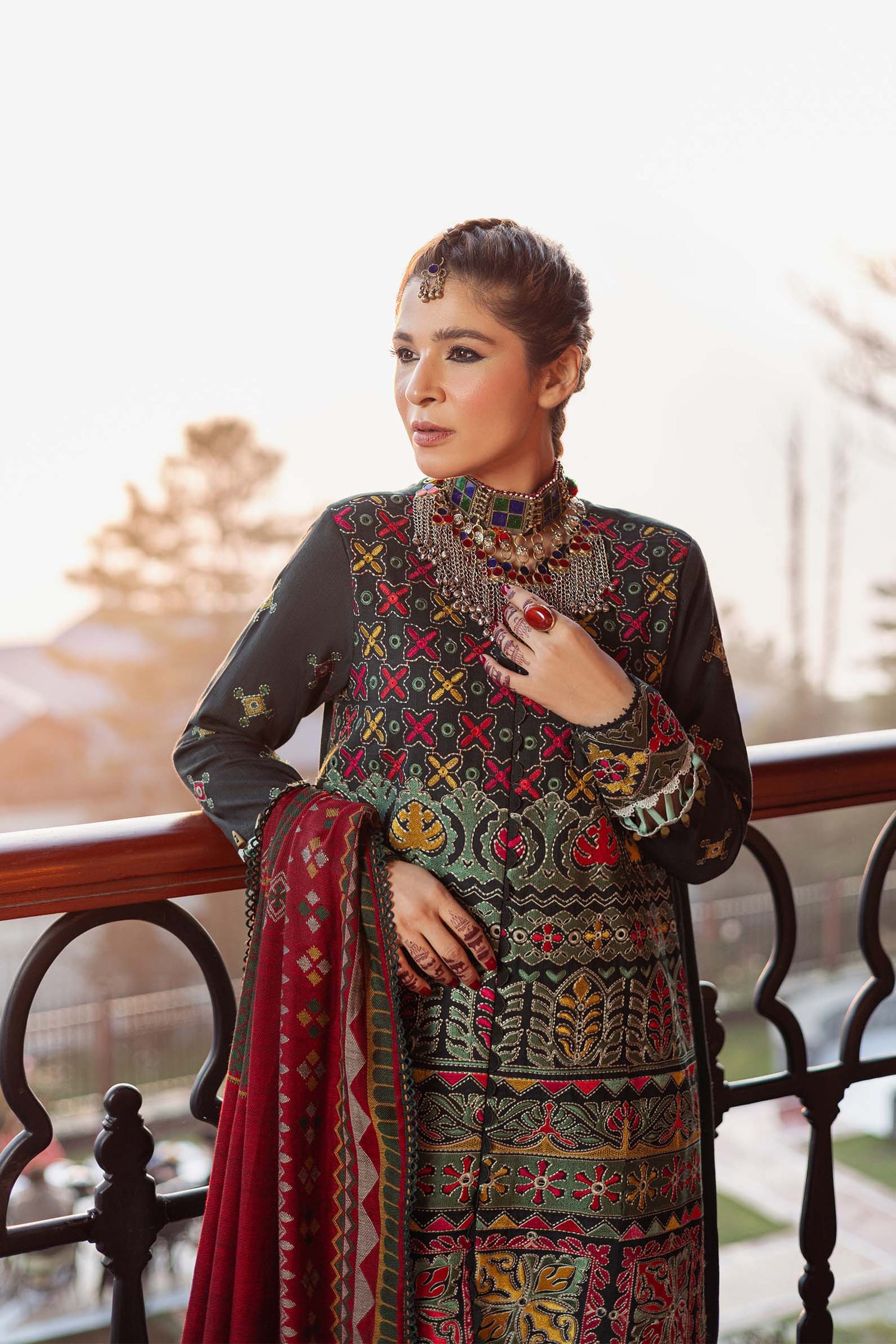 Maryam Hussain 3 Piece Custom Stitched Suit - Black - LB30909