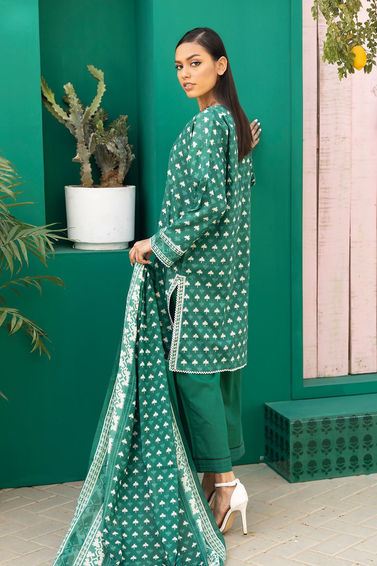 Khaadi 3 Piece Custom Stitched Suit - Green - LB285615