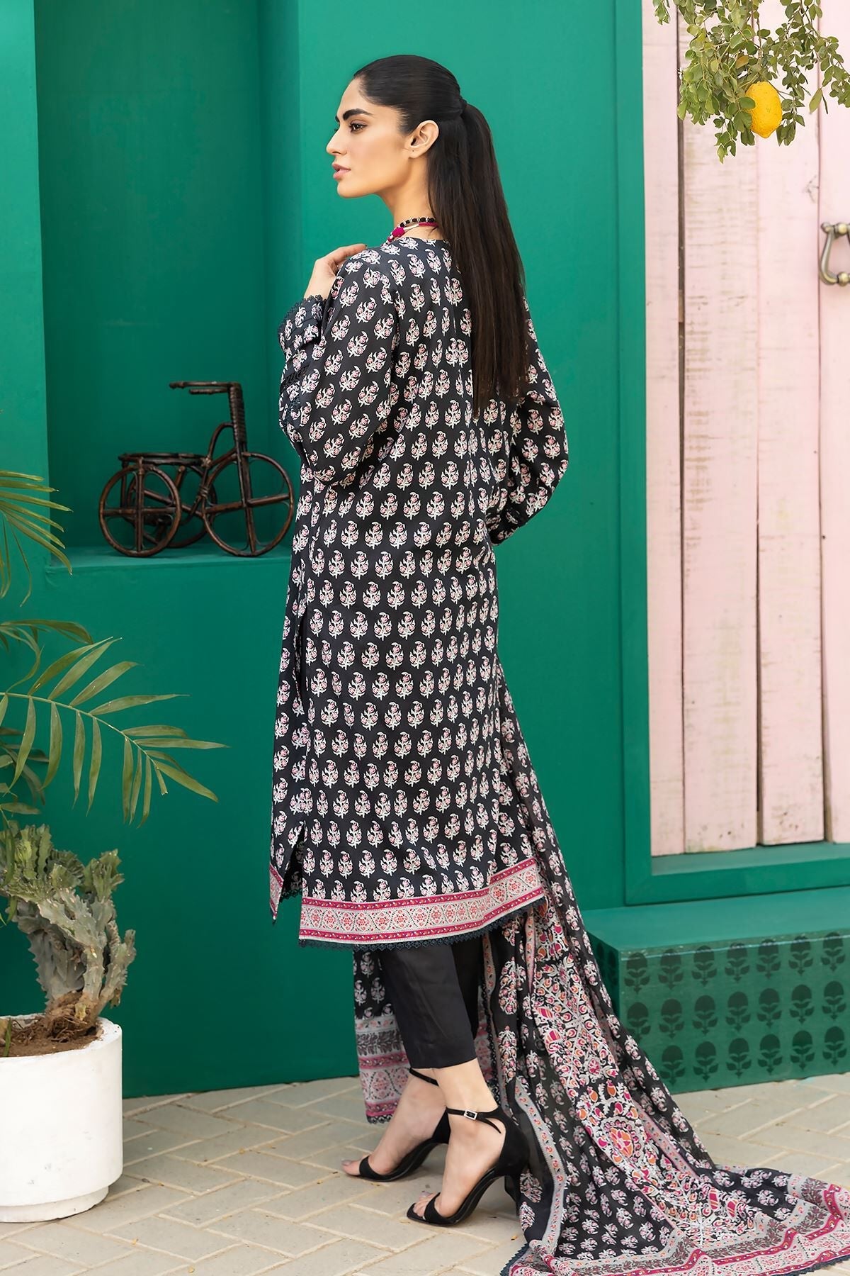 Khaadi 3 Piece Custom Stitched Suit - Black - LB285619