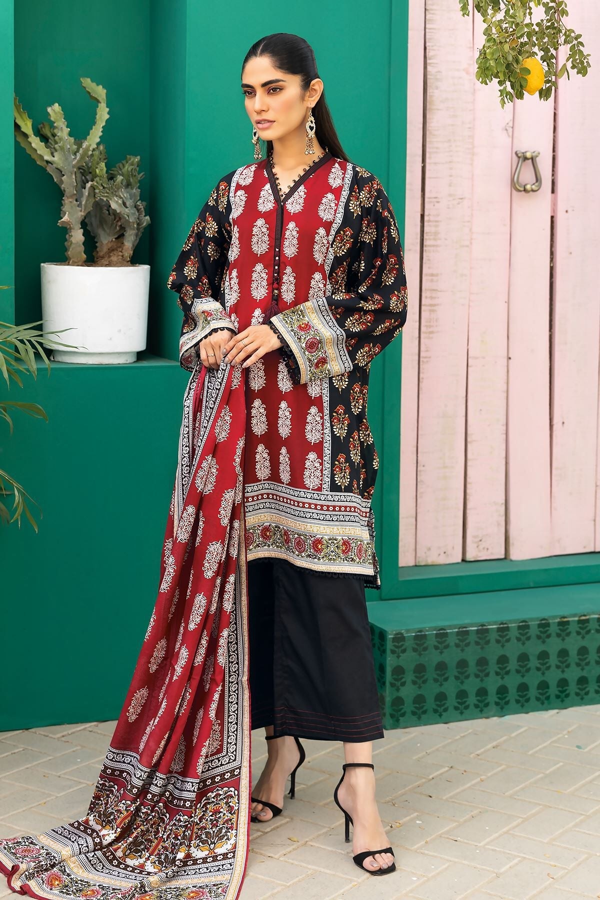 Khaadi 3 Piece Custom Stitched Suit - Black - LB285617