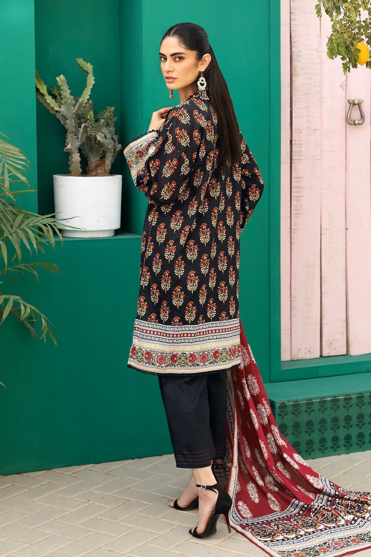 Khaadi 3 Piece Custom Stitched Suit - Black - LB285617