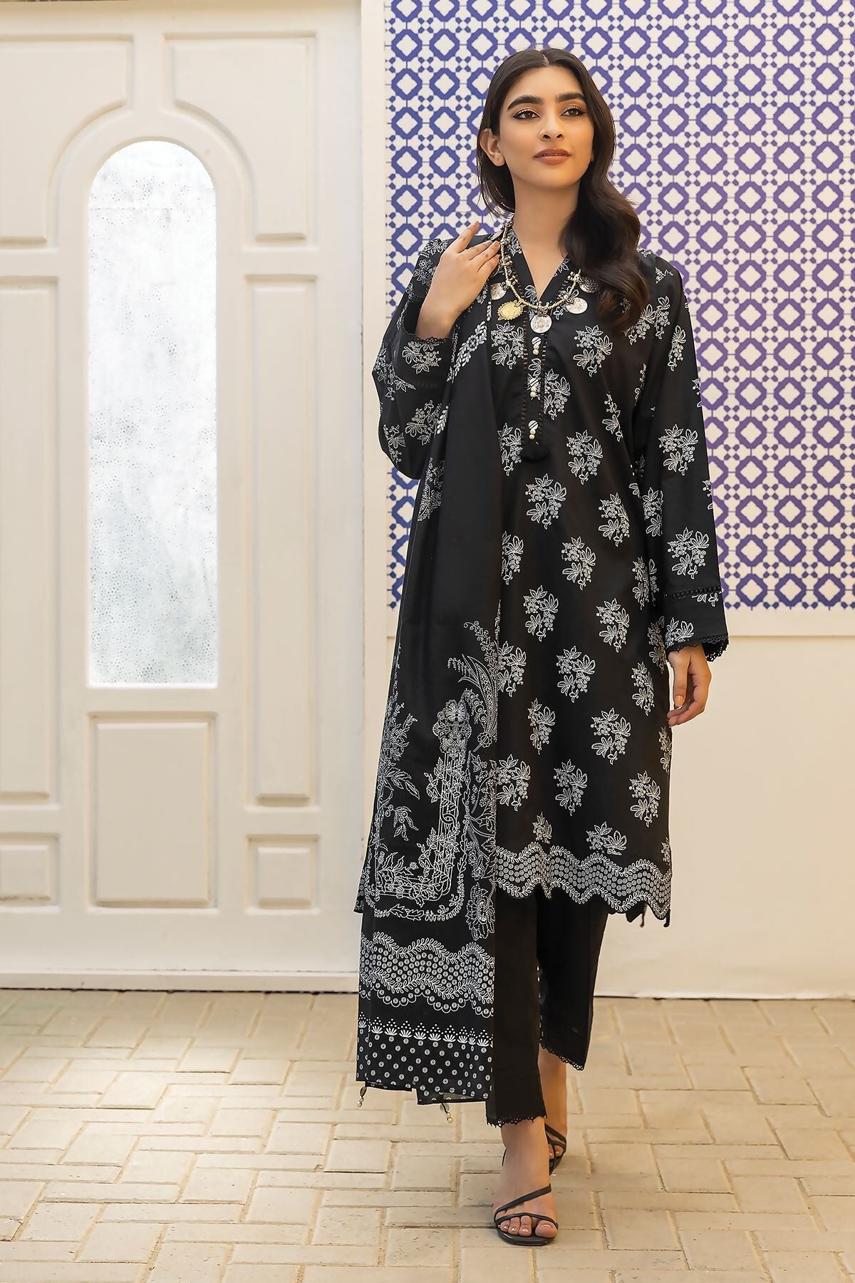 Khaadi 3 Piece Custom Stitched Suit - Black - LB285586