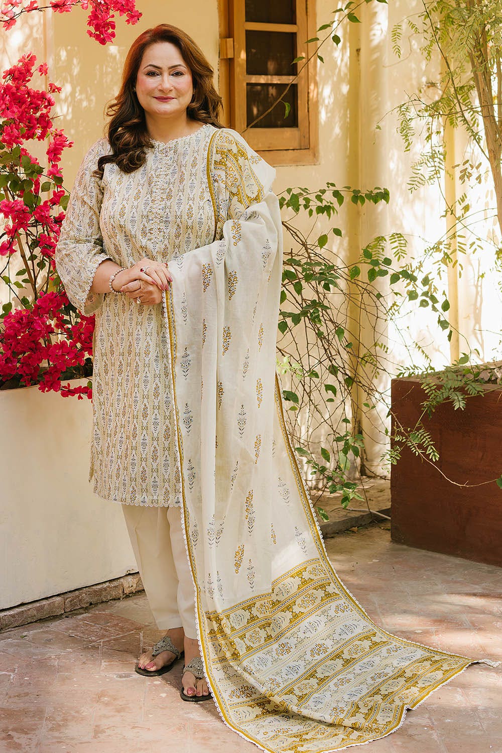 Gul Ahmed 3 Piece Custom Stitched Suit - White - LB29220